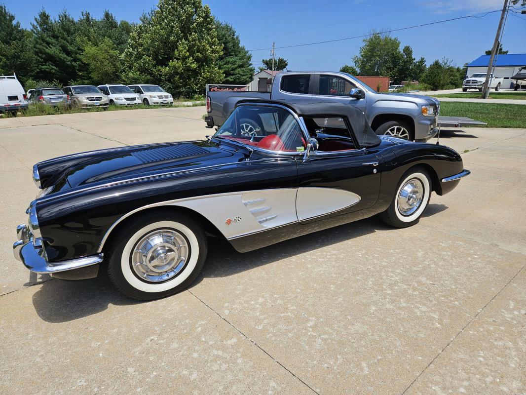 Annonce 433659404/1958BLACKREDCORVETTE photo2