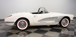 Annonce 426256759/1960CORVETTEWHITE picto7