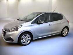 Peugeot 208 1.2 PURETECH 110 STYLE 5P 06-Alpes Maritimes