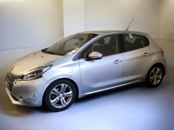 Peugeot 208 1.6 E-HDI 92 ALLURE BA 5P 06-Alpes Maritimes