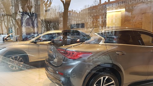 Infiniti Lyon